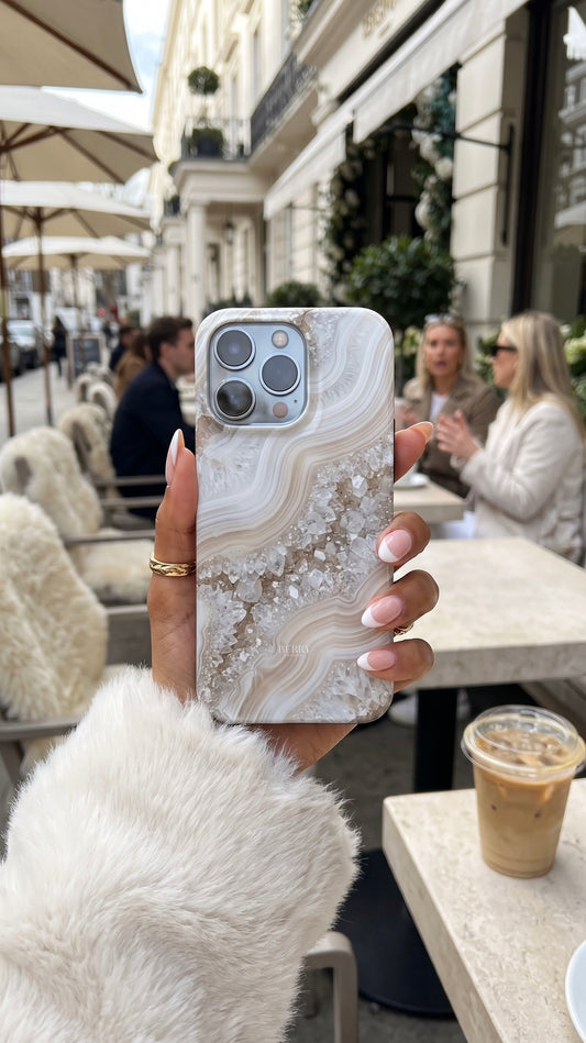 Funda para iPhone con patrón decorativo color: beige – Monte Carlo iPhone MagSafe