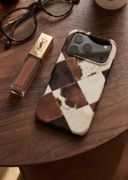 Brunt iPhone-cover med koprint, design Rodeo Chic iPhone MagSafe