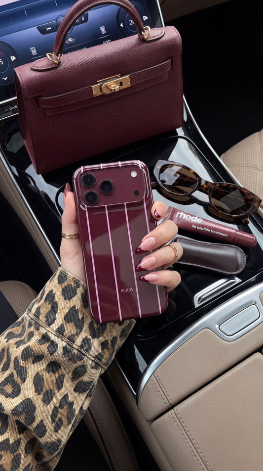 iPhone-Hülle mit Streifendesign Farbe: Bordeaux – Burgundy Avenue