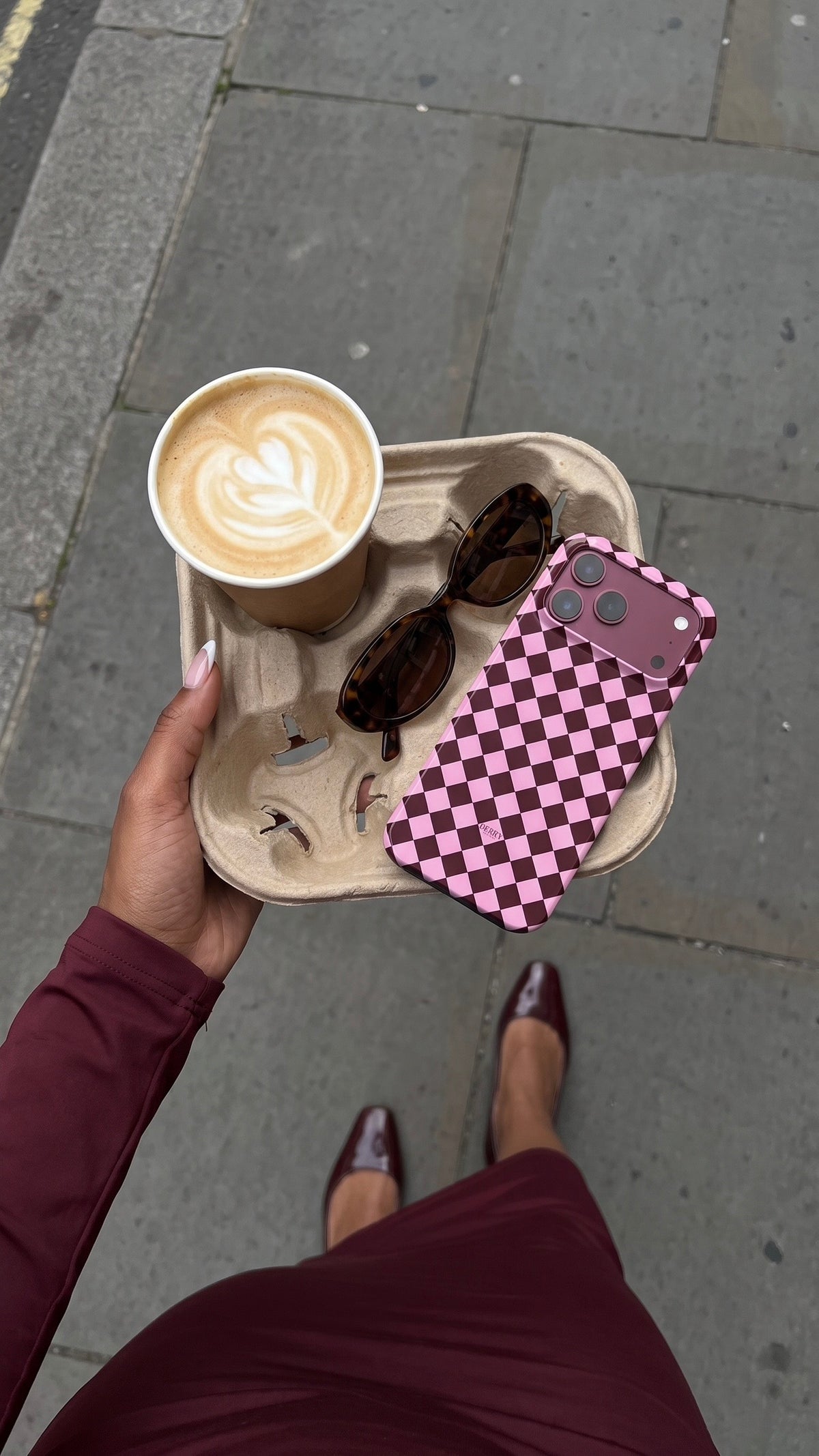 iPhone-skal färg: rosa från Berry Denmark