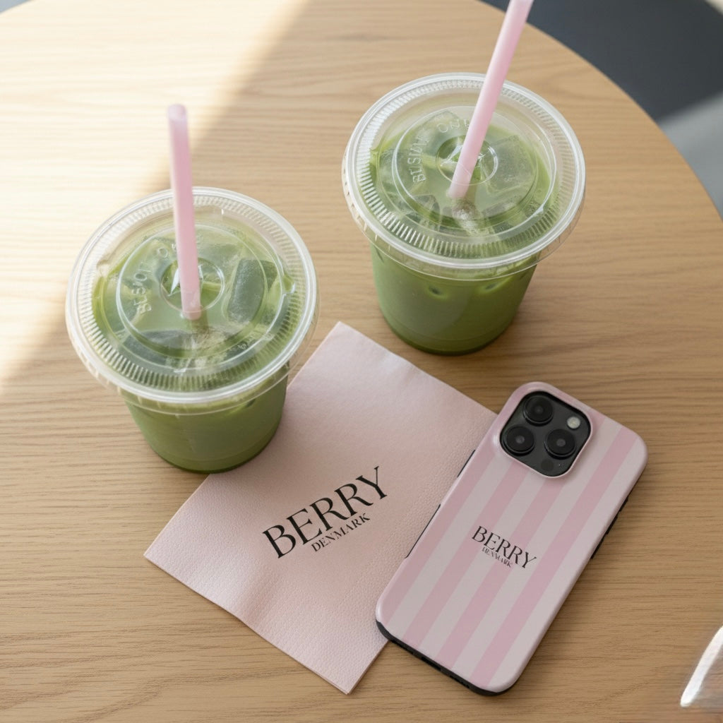 That girl iPhone MagSafe – ピンクの装飾模様のiPhoneケース