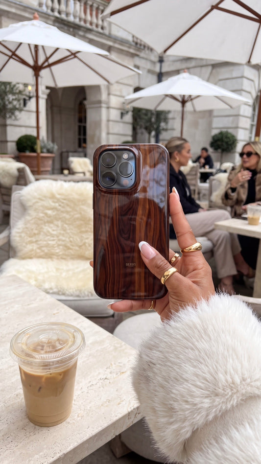 Funda para iPhone con vetas de madera – Yatch Wood