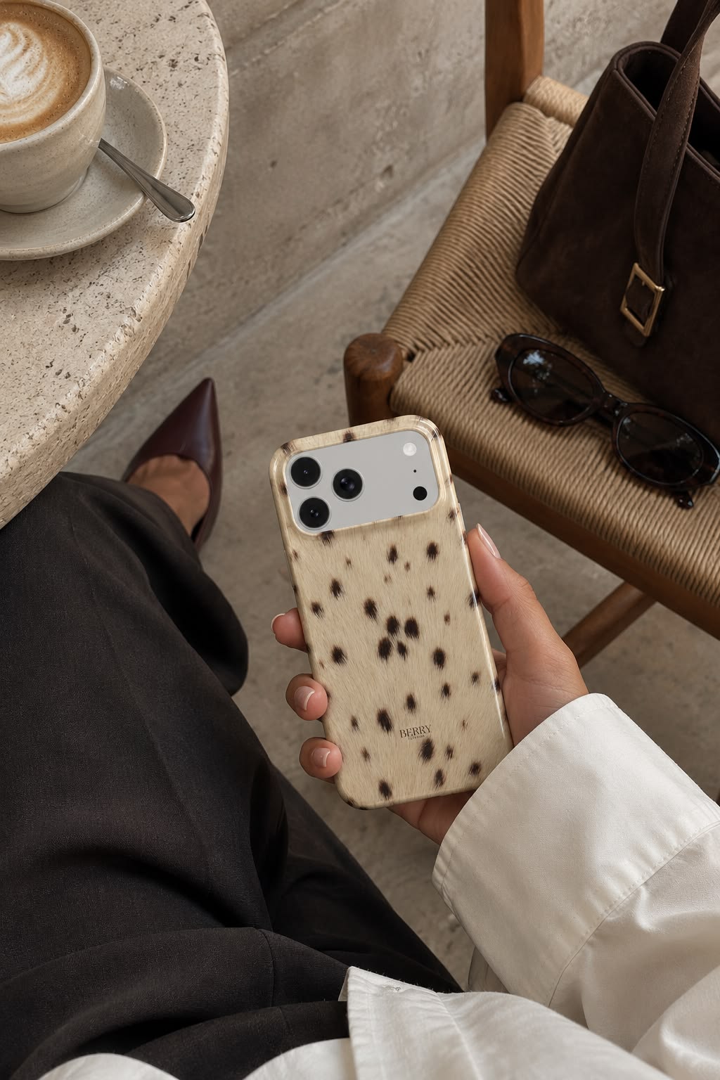 Funda para iPhone con diseño elegante color: marrón – Soft Spot